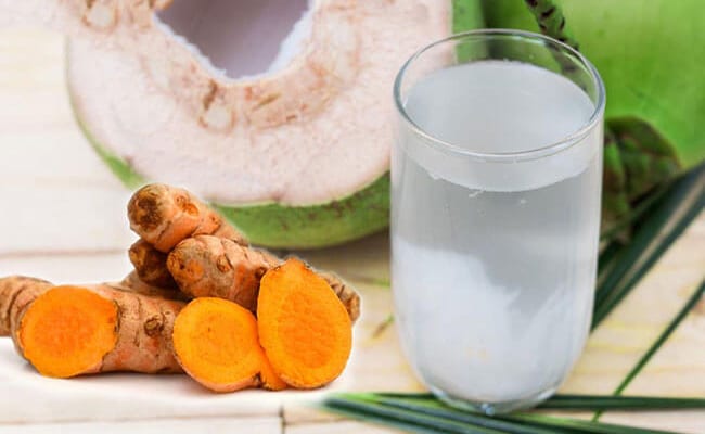 Đau dạ dày uống nghệ với nước dừa được không?