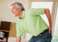 Đau lưng không cúi được là bị bệnh gì