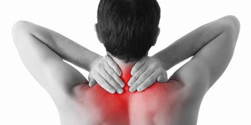 Bị đau vai gáy có nguy hiểm không?