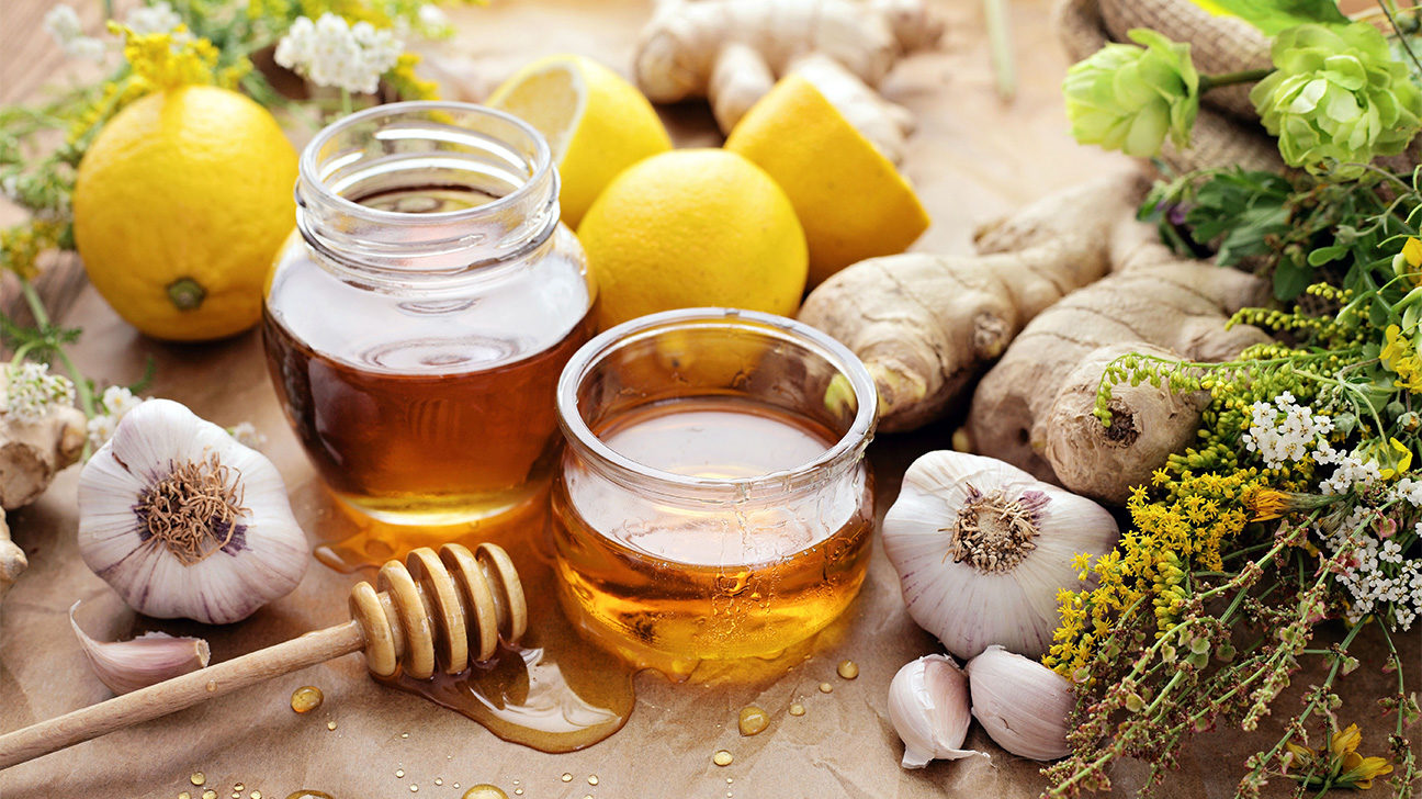 Sử dụng bài thuốc từ tiêu, tỏi, mật ong và gừng chữa viêm phế quản