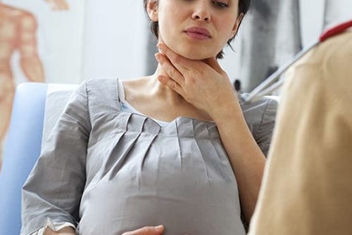 Viêm họng khi mang thai có nguy hiểm không?