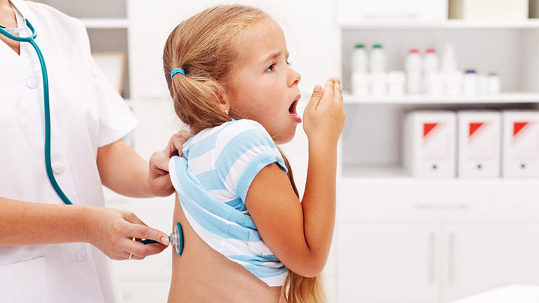 Những dấu hiệu viêm phổi ở trẻ em cần chú ý